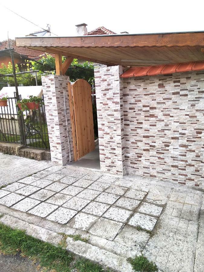 Къща Карби Kurdzhali Exterior photo